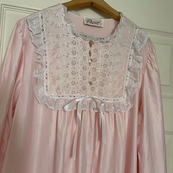 Vintage Deadstock 70’s Soft Pastel Pink Long Satin Button Up Robe Housecoat Sz S - Picture 4 of 12